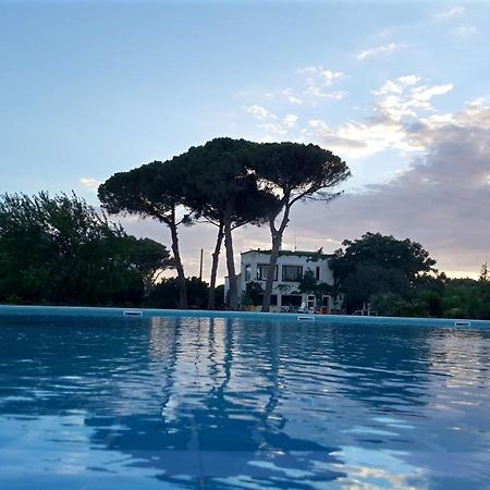 Tenuta DonnAnna Galatone Bagian luar foto