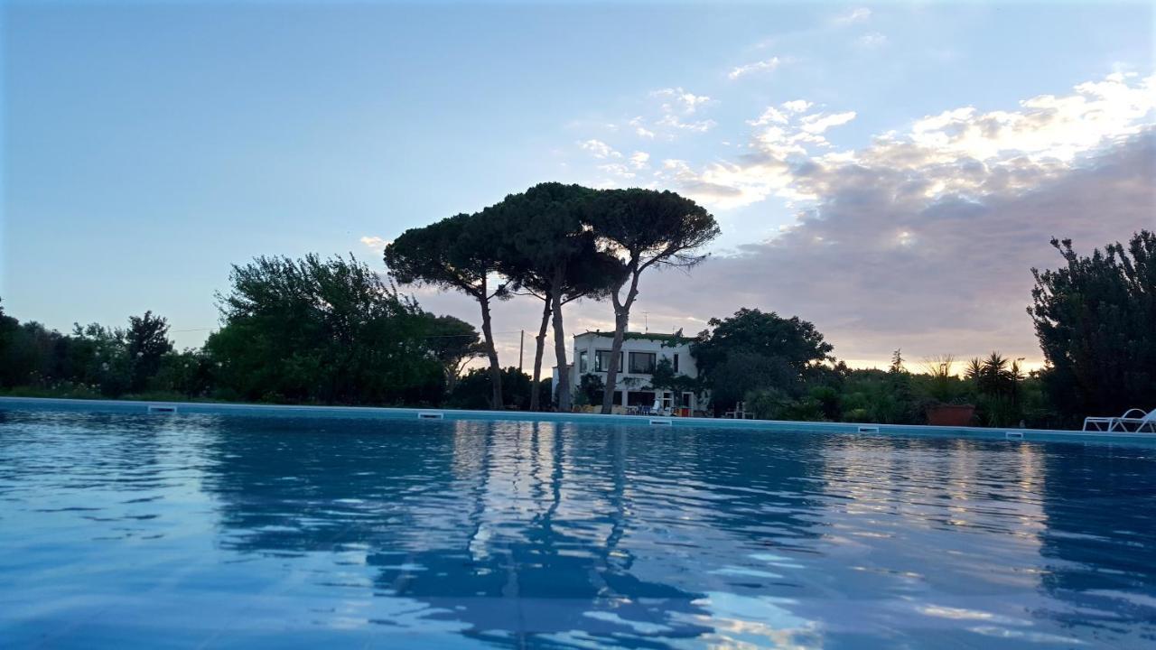Tenuta DonnAnna Galatone Bagian luar foto