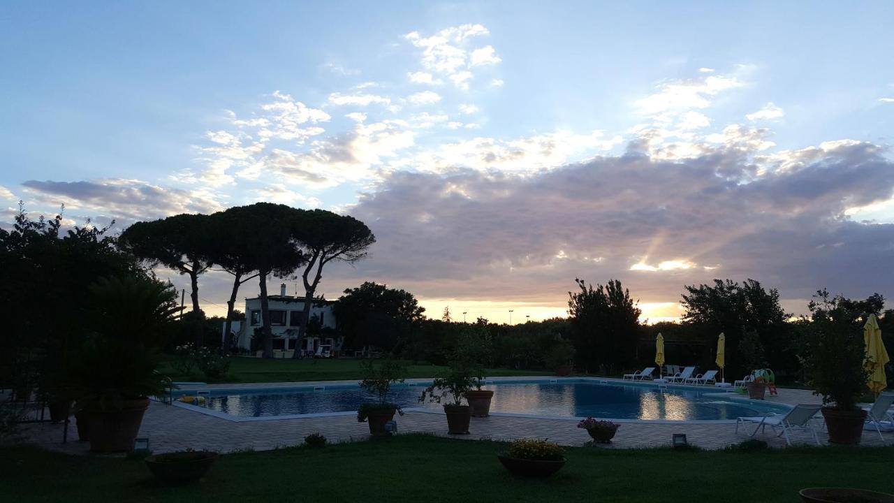 Tenuta DonnAnna Galatone Bagian luar foto
